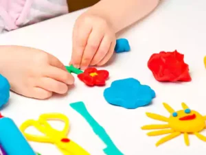 تا میتوانید خمیر بازی برای کودکان بخرید